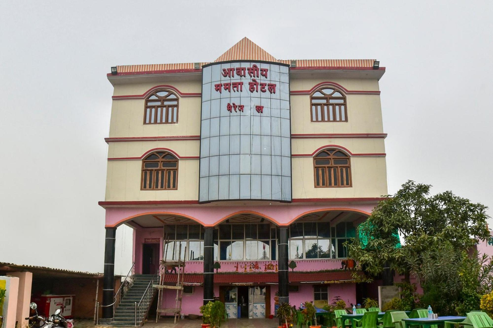 Oyo Flagship Mamta Hotel Hajipur Экстерьер фото